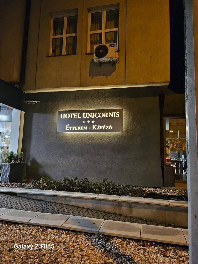 Hotel Unicornis Егер Екстериор снимка