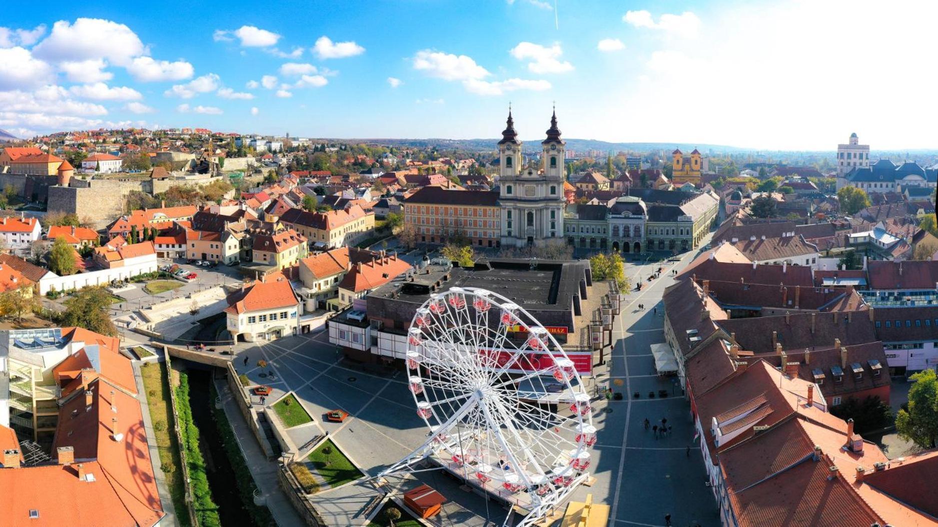 Hotel Unicornis Егер Екстериор снимка