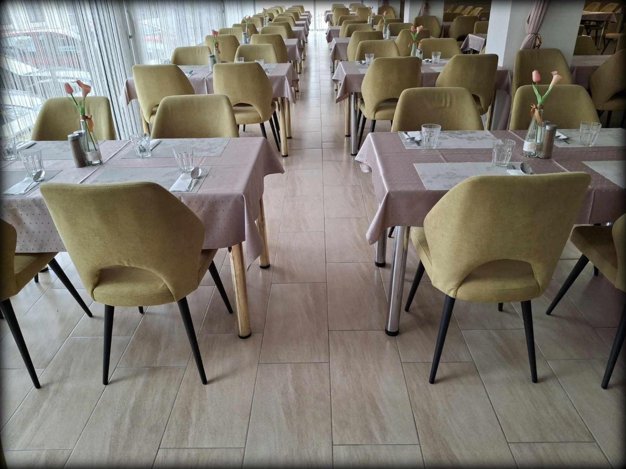 Hotel Unicornis Егер Екстериор снимка