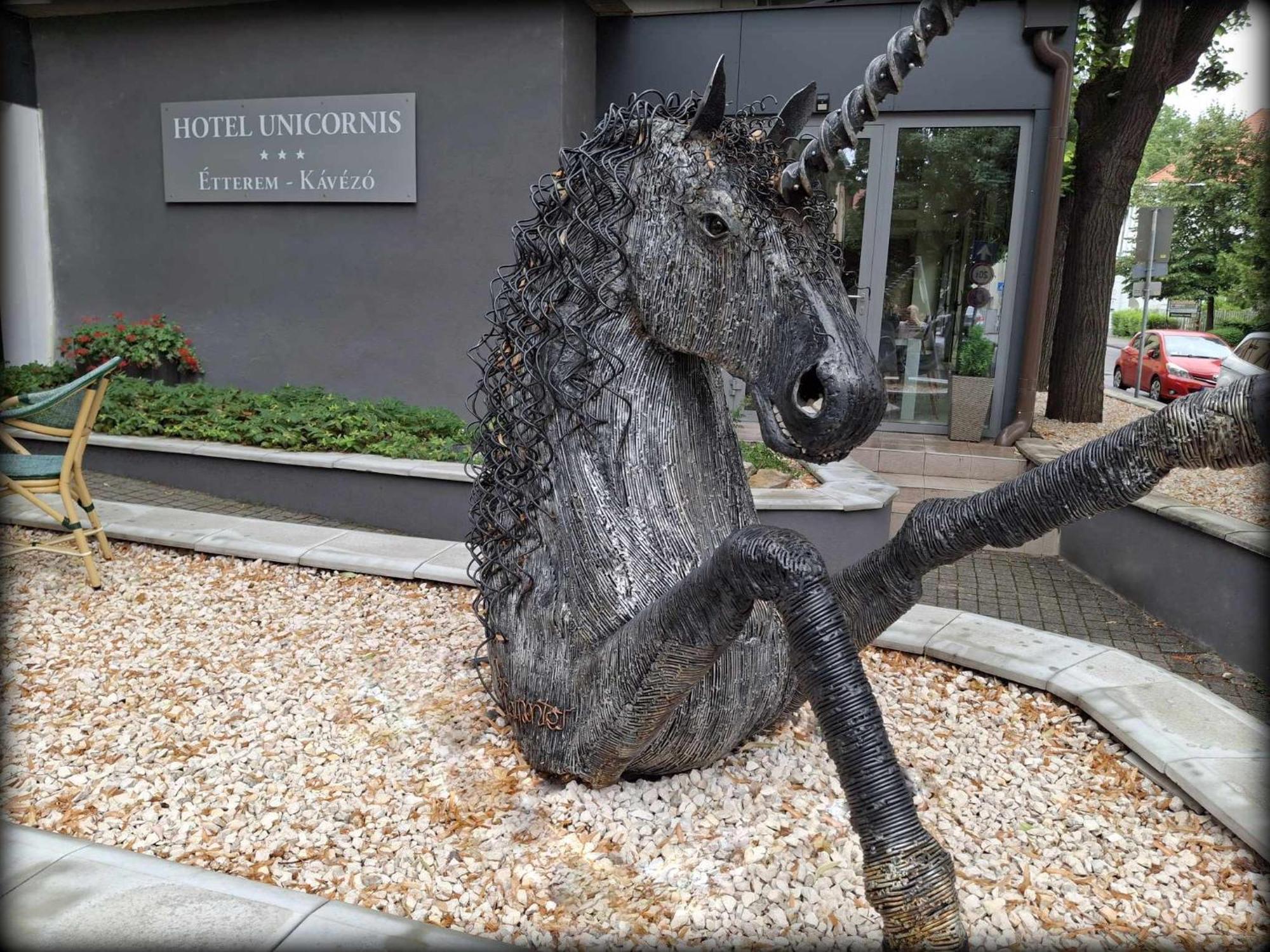 Hotel Unicornis Егер Екстериор снимка