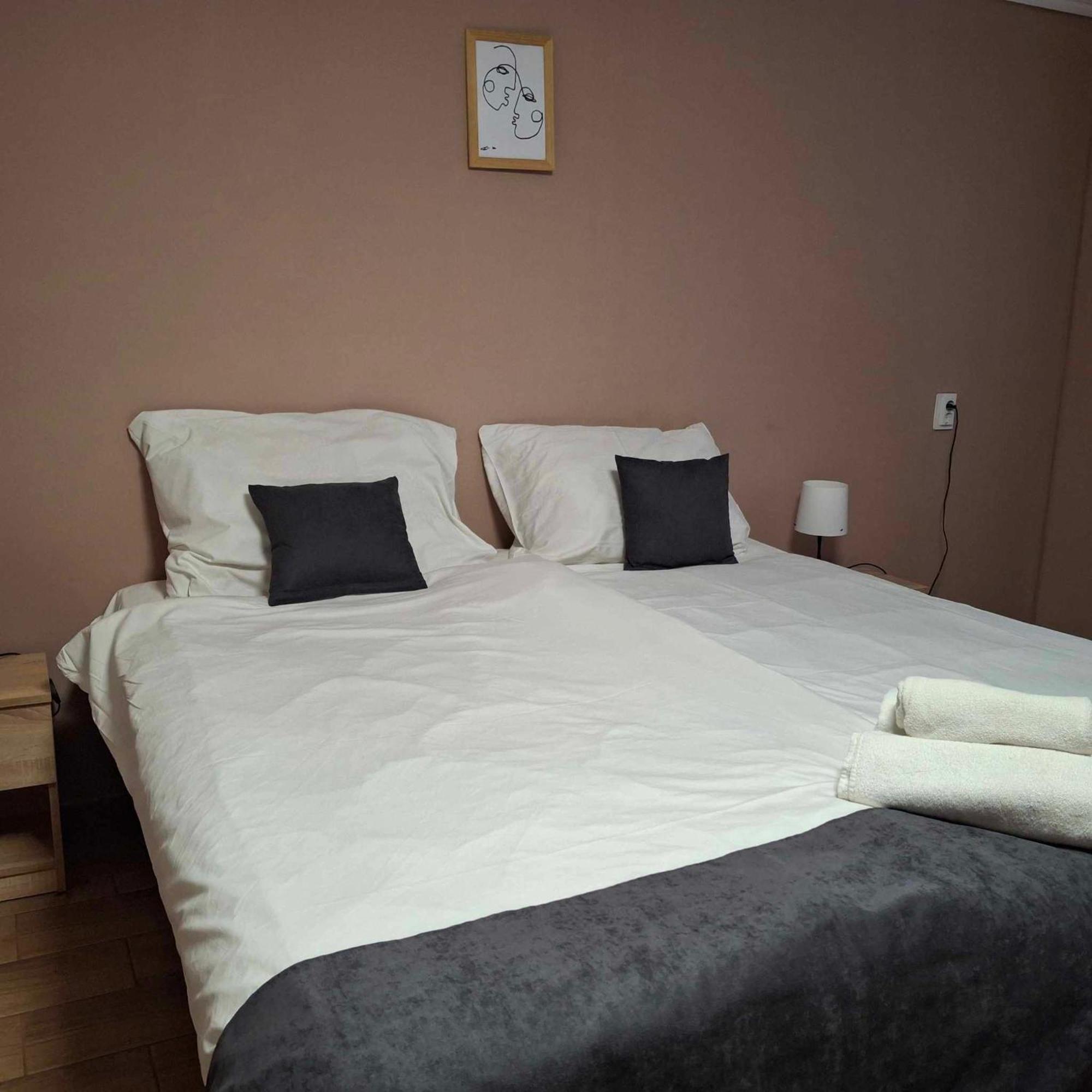 Hotel Unicornis Егер Екстериор снимка
