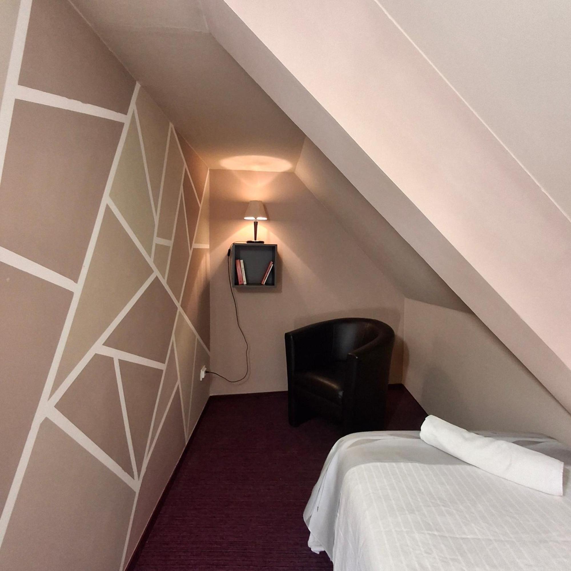 Hotel Unicornis Егер Екстериор снимка