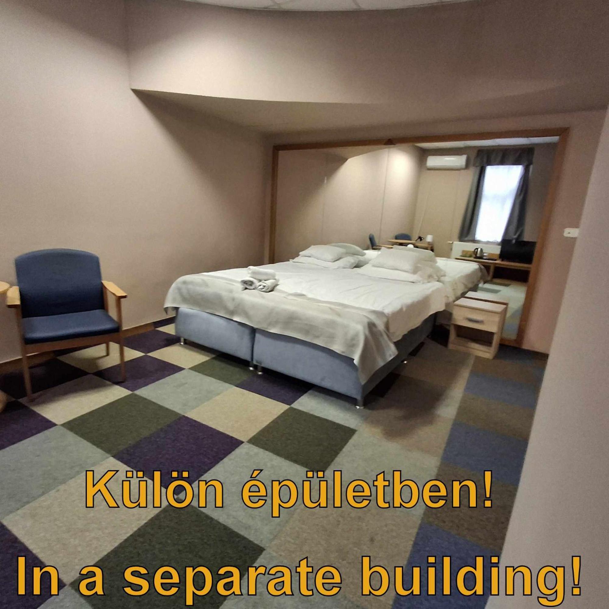 Hotel Unicornis Егер Екстериор снимка