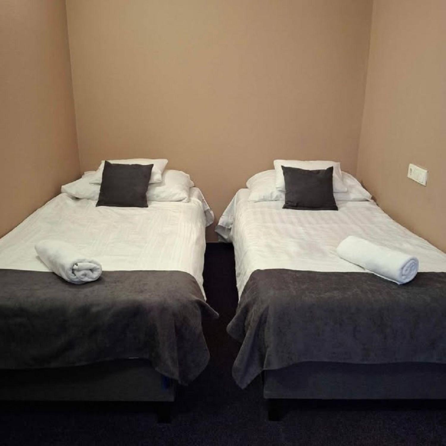 Hotel Unicornis Егер Екстериор снимка
