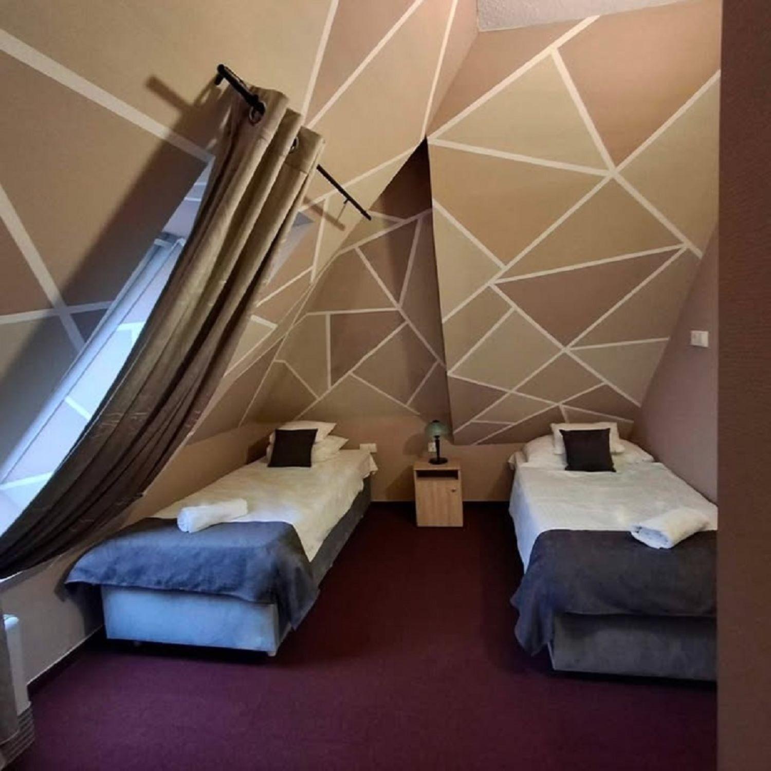 Hotel Unicornis Егер Екстериор снимка