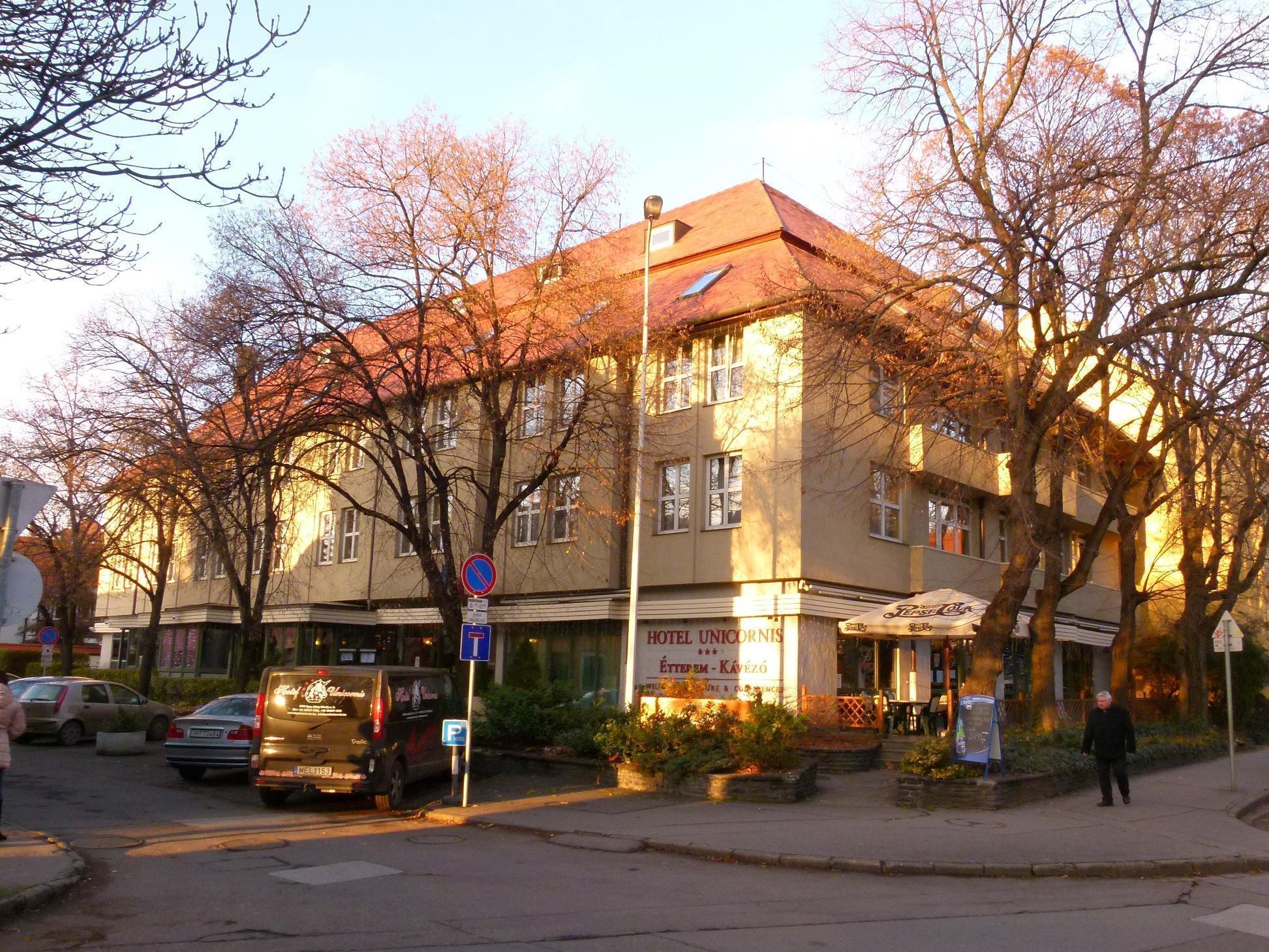Hotel Unicornis Егер Екстериор снимка