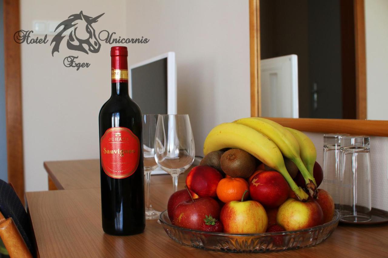 Hotel Unicornis Егер Екстериор снимка